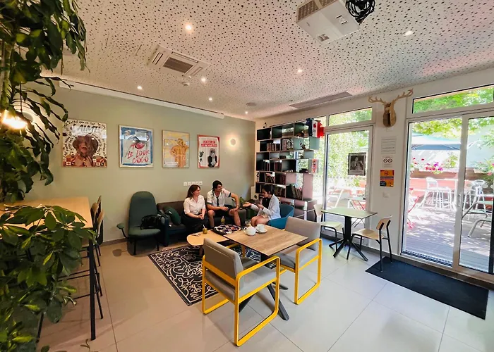 The People - Paris Bercy Hostel